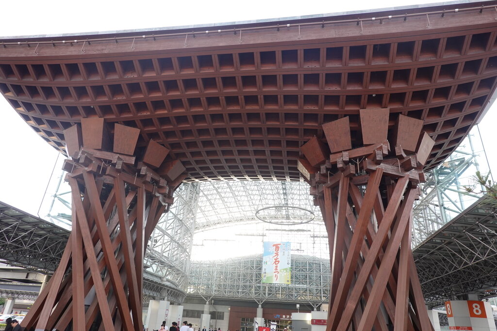 金沢駅 鼓門 もてなしドーム