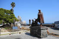 お宮の松・貫一お宮の像