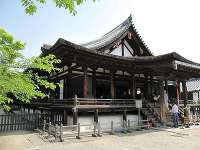 法隆寺 聖霊院と東室